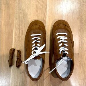 New COS Minimal  Suede Trainers Sneakers - Cognac EU39 US9. Sold out! NWOT